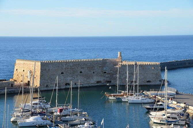 private-guided-tour-in-heraklion-city-and-knossos-palace