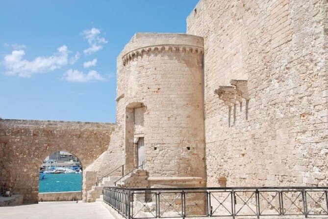 Private guided tour in Monopoli: walking through the old town - Practical Tips & Considerations