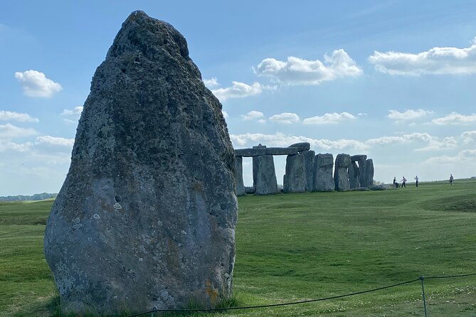 private-guided-tour-of-ancient-and-magical-stonehenge-2