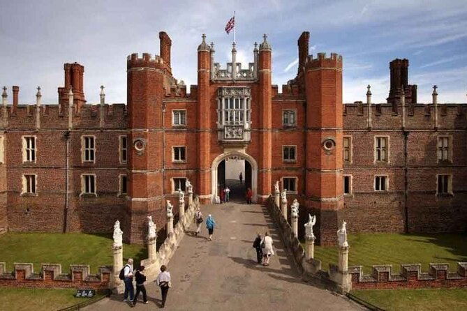 private-guided-tour-of-hampton-court-palace