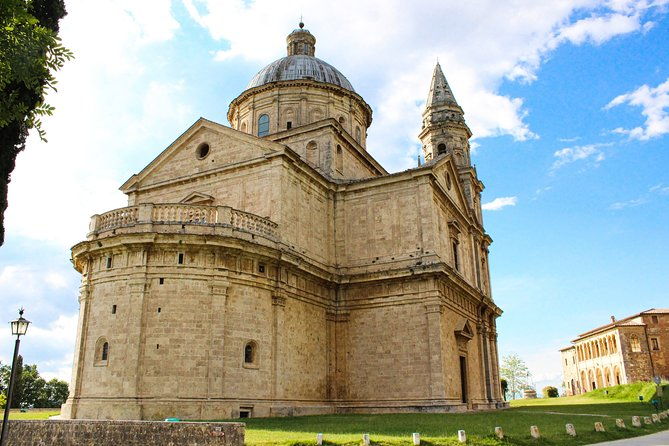 private-guided-tour-of-montepulciano-with-wine-tasting