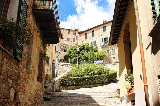 private-guided-tour-of-montepulciano-with-wine-tasting