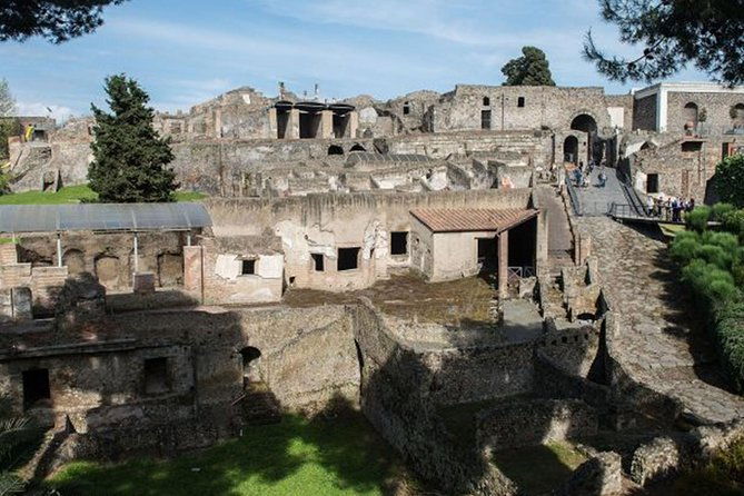 private-guided-tour-of-naples-historic-center-pompeii-2