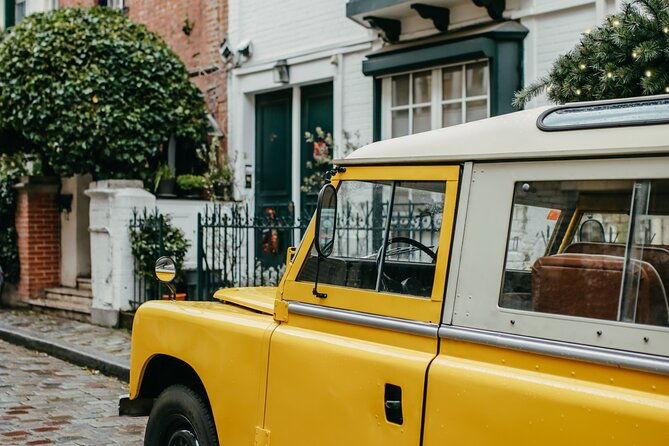 private-guided-tour-of-paris-in-a-vintage-land-rover