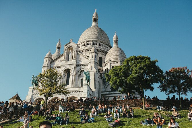 private-guided-tour-of-paris-in-a-vintage-land-rover