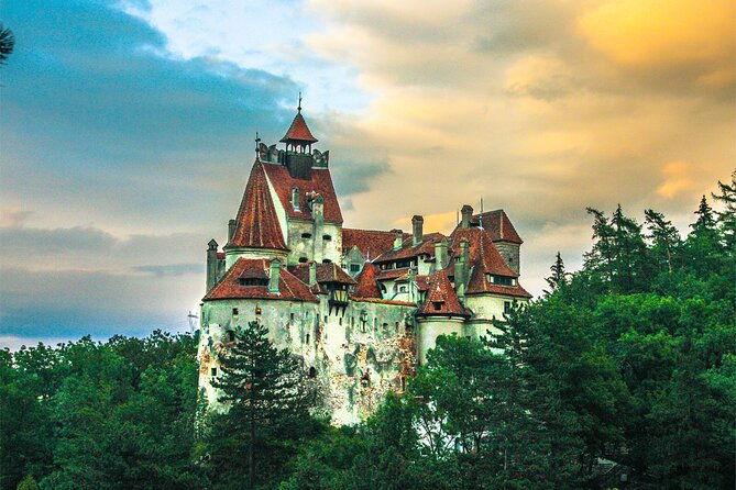 private-guided-tour-of-peles-castle-and-bran-castle-from-bucharest