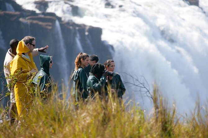 Private Guided Tour of the Falls with Pickup - The Itinerary in Detail