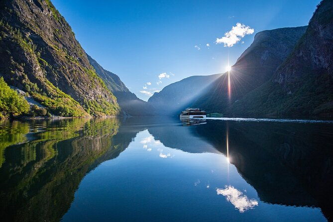 private-guided-tour-premium-naeroyfjord-cruise-and-flam-railway