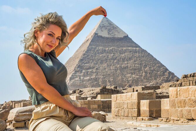 Private Guided Tour: Pyramids, Museum & Khan with Lunch & Drinks - What to Expect from the Tour Experience