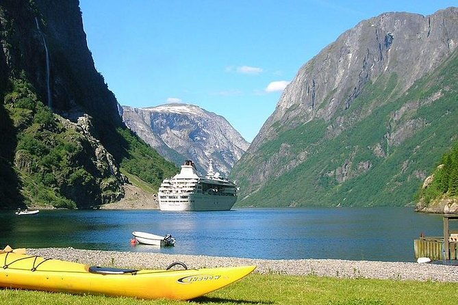 private-guided-tour-to-oslo-naeroyfjord-cruise-flam-railway