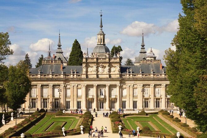 private-guided-tour-with-admission-to-la-granja-and-fabrica-de-vidrio