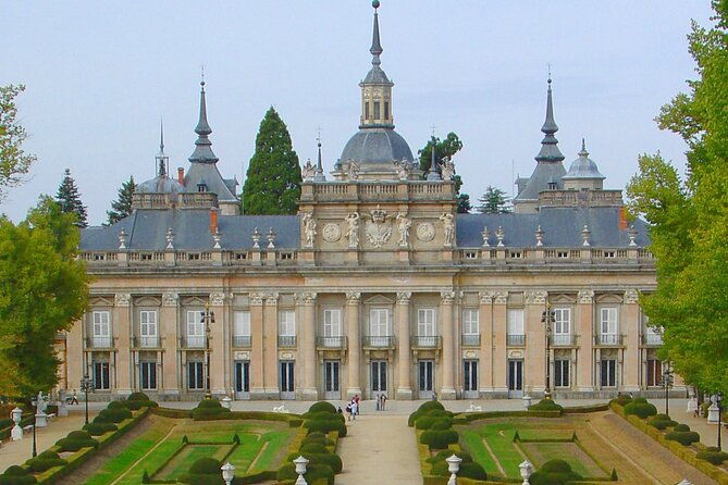 private-guided-tour-with-admission-to-la-granja-and-fabrica-de-vidrio