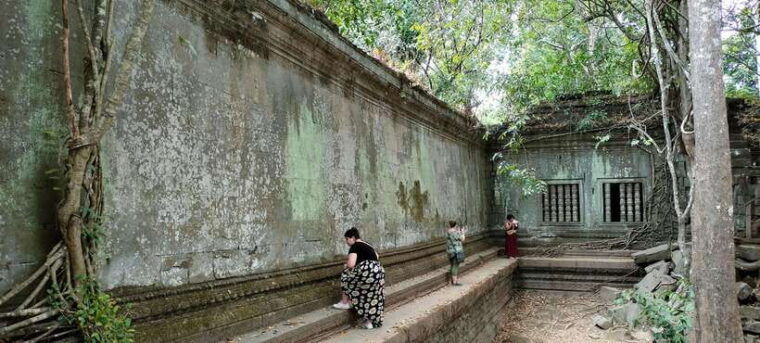 private-guided-tours-from-angkor-wat-sunrise-to-beng-mealea