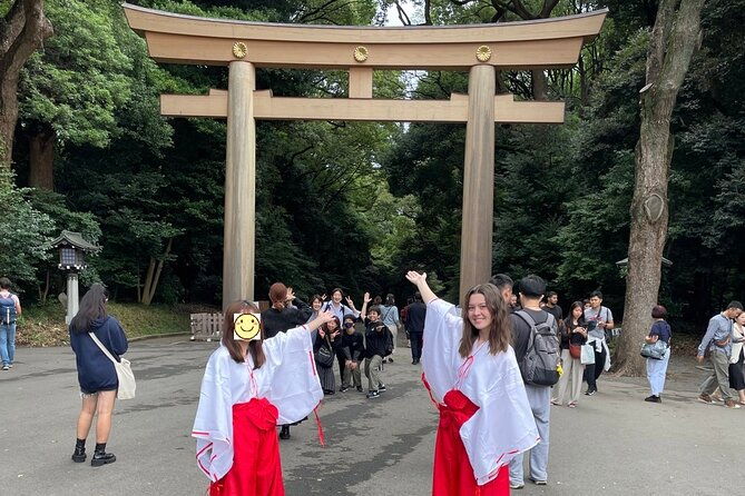 private-guided-trivia-quest-tour-at-harajuku-meiji-jingu