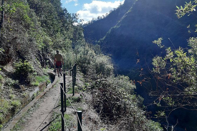 private-guided-walk-ponta-do-sol-levada-moinho