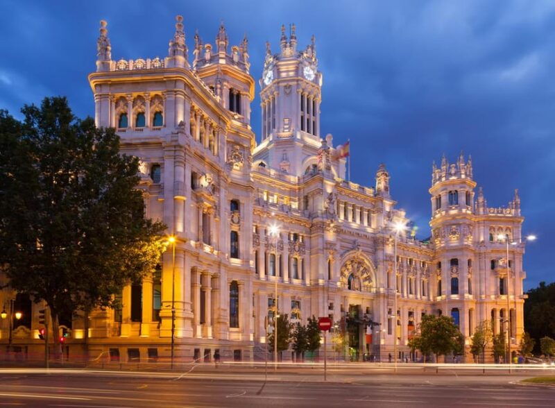 private-guided-walking-tour-in-madrid