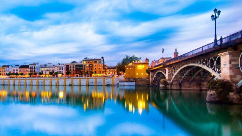 private-guided-walking-tour-in-seville-1h-tapas-tour