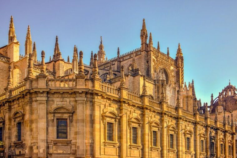 private-guided-walking-tour-in-seville-1h-tapas-tour