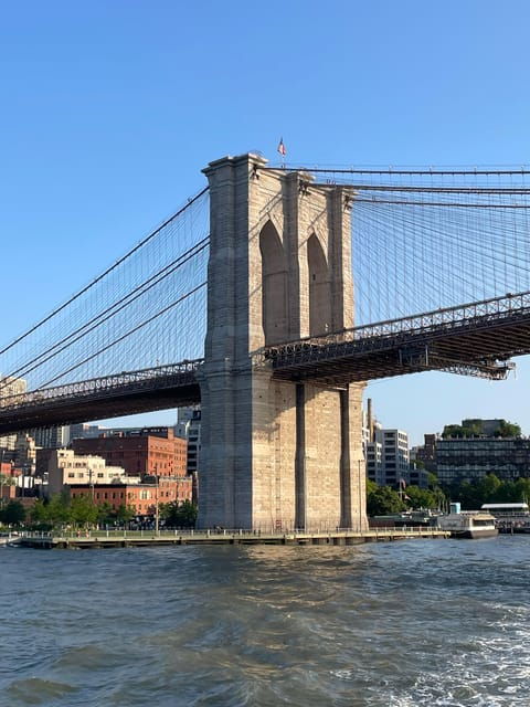 private-guided-walking-tour-of-the-brooklyn-bridge-and-dumbo-3
