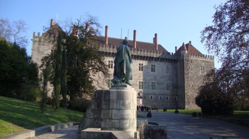 private-guimaraes-half-day-tour-from-porto