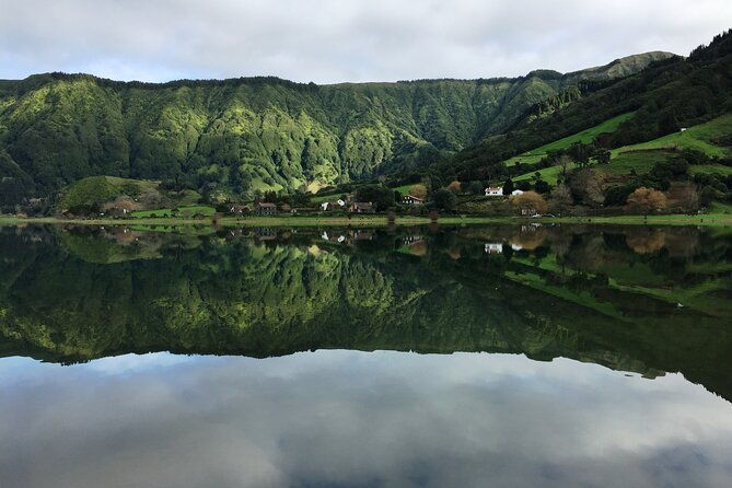 private-half-day-4x4tour-to-sete-cidades-volcano