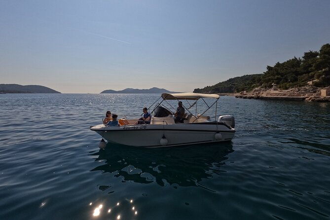 private-half-day-and-full-day-elaphiti-islands-tours