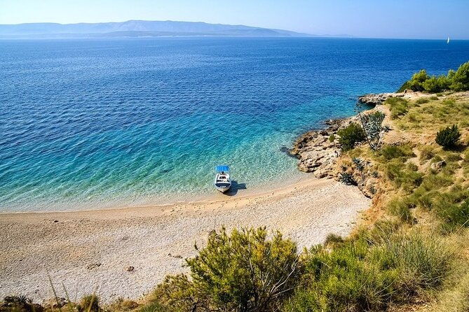 private-half-day-boat-tour-with-snorkeling-and-drinks