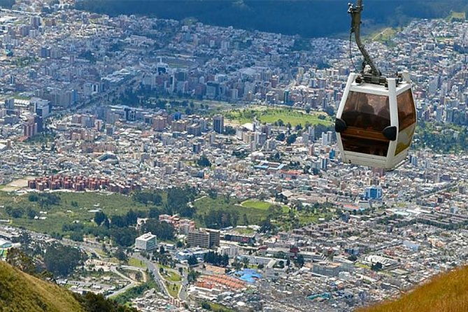 private-half-day-cable-car-and-horseback-tour-above-quito