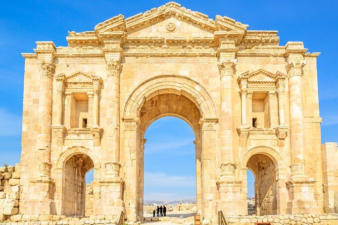 Private Half Day Jerash and Amman Sightseeing Tour - Discovering Jerash: A Roman City Frozen in Time