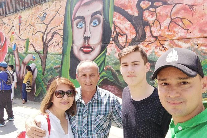 private-half-day-medellin-city-tour-with-comuna-13