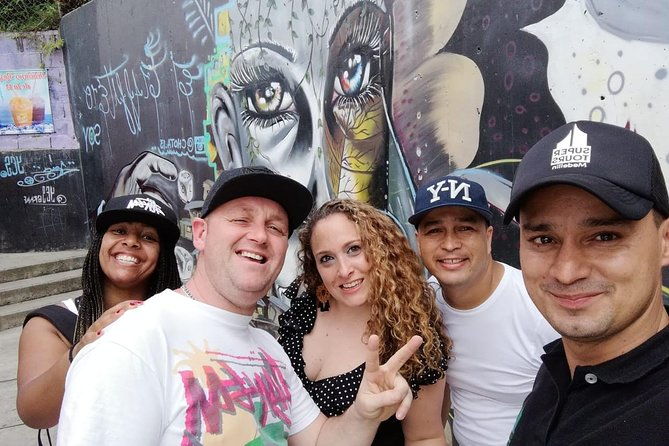 private-half-day-medellin-city-tour-with-comuna-13