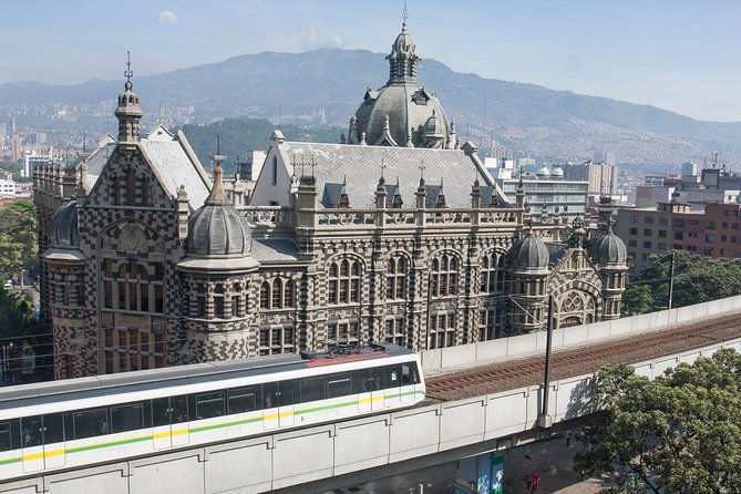 private-half-day-medellin-city-tour-with-comuna-13