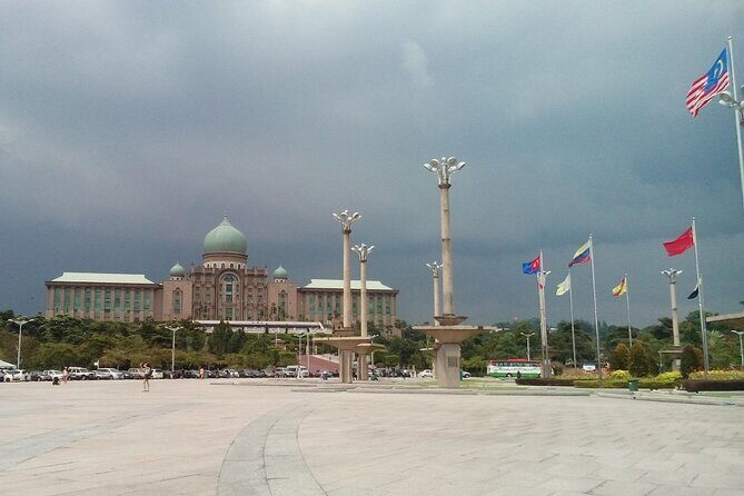 Private Half-Day Putrajaya Tour with Lake Cruise - Summary: Who Is This Tour Perfect For?