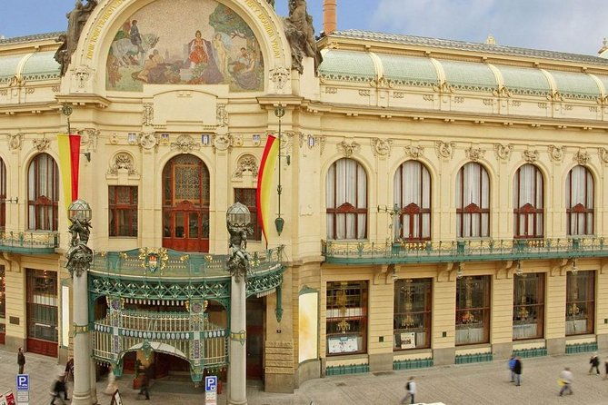 private-half-day-sightseeing-tour-in-prague-2