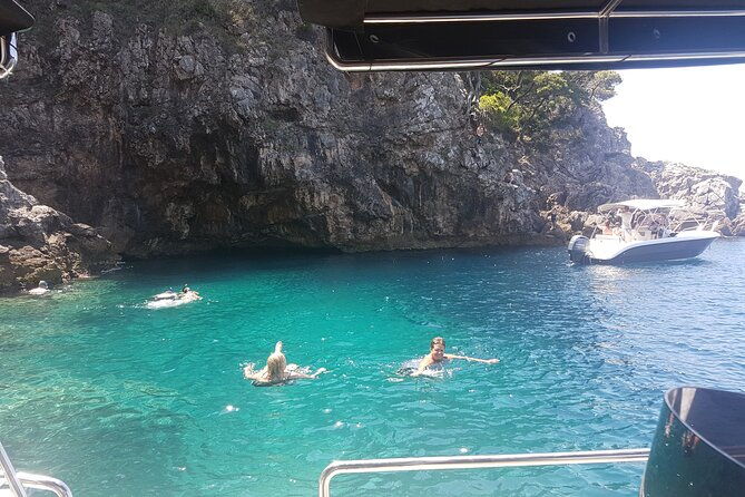 private-half-day-speedboat-guided-tour-of-dubrovnik-islands