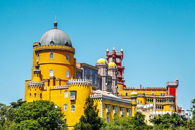private-half-day-tour-by-classic-car-or-electric-jeep-in-sintra