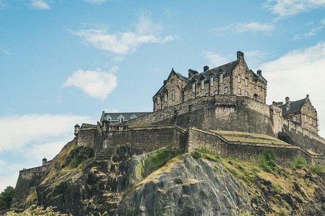 private-half-day-tour-of-edinburgh-in-a-black-cab