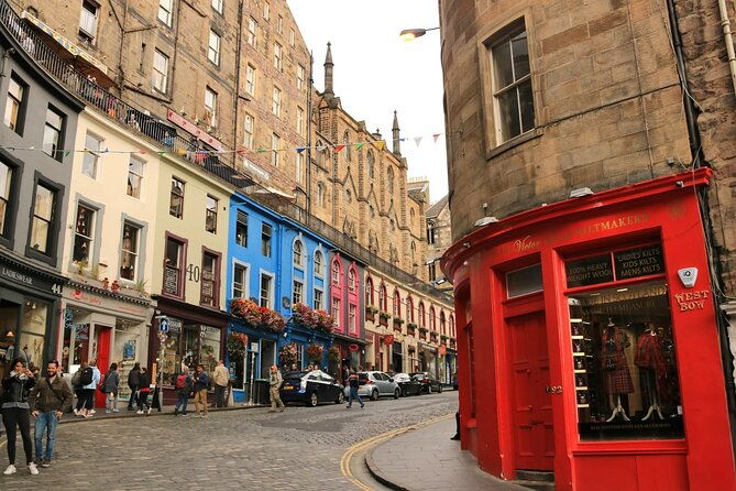 private-half-day-tour-of-edinburgh-in-a-black-cab