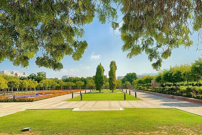 Private Half-Day Tour to Grand Mosque-Nakhal Fort and Hotspring - FAQs
