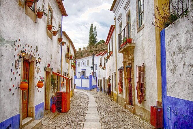 private-half-day-tour-to-obidos-and-nazare