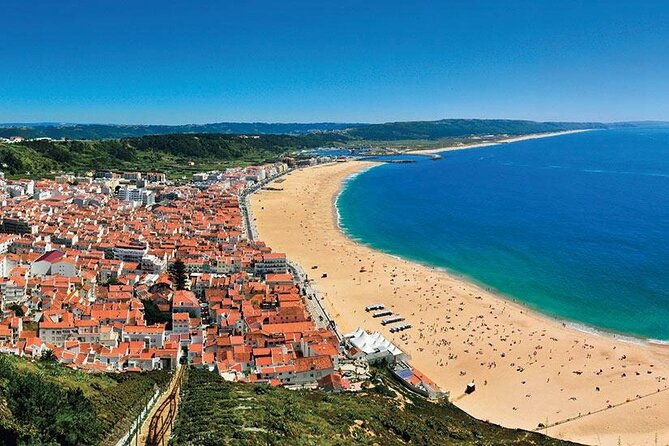 private-half-day-tour-to-obidos-and-nazare
