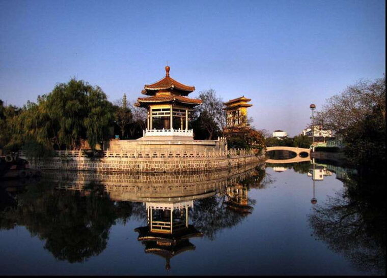 private-half-day-tour-to-qibao-ancient-water-town