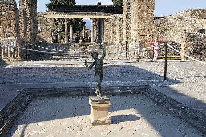 private-half-day-tour-with-expert-guide-in-the-archaeological-site-of-pompeii-2
