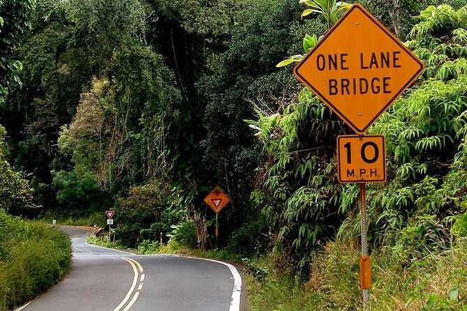 private-halfway-to-hana-waterfall-garden-of-eden-tour