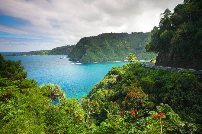 private-halfway-to-hana-waterfall-garden-of-eden-tour