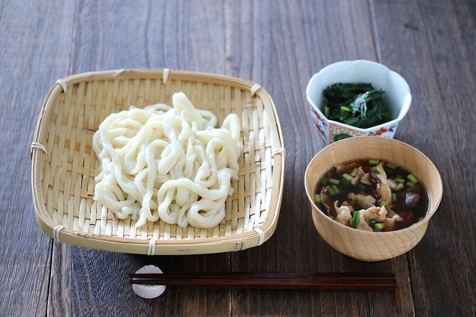 private-handmade-udon-and-calligraphy-class-in-tokyo-with-michiko