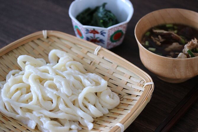 private-handmade-udon-and-calligraphy-class-in-tokyo-with-michiko