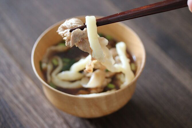 private-handmade-udon-and-calligraphy-class-in-tokyo-with-michiko