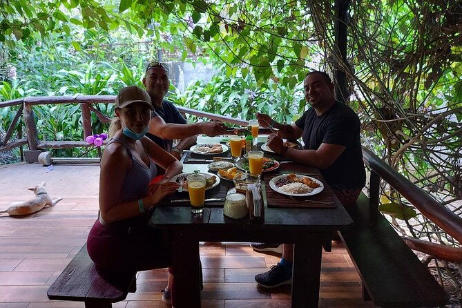 private-hanging-bridges-waterfall-tour-costarrican-lunch