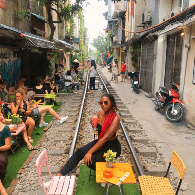 private-hanoi-food-tour-with-train-street